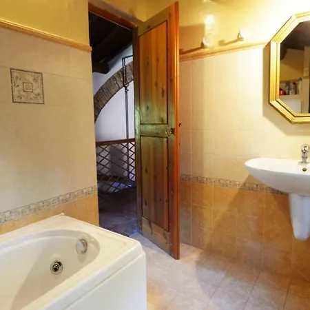 Vaiano Sleeps 21 Pool Air Con Wifi Paciano
